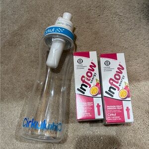 Cirkul Water Bottle starter kit with Passion/dragon Fruit Refills. New.